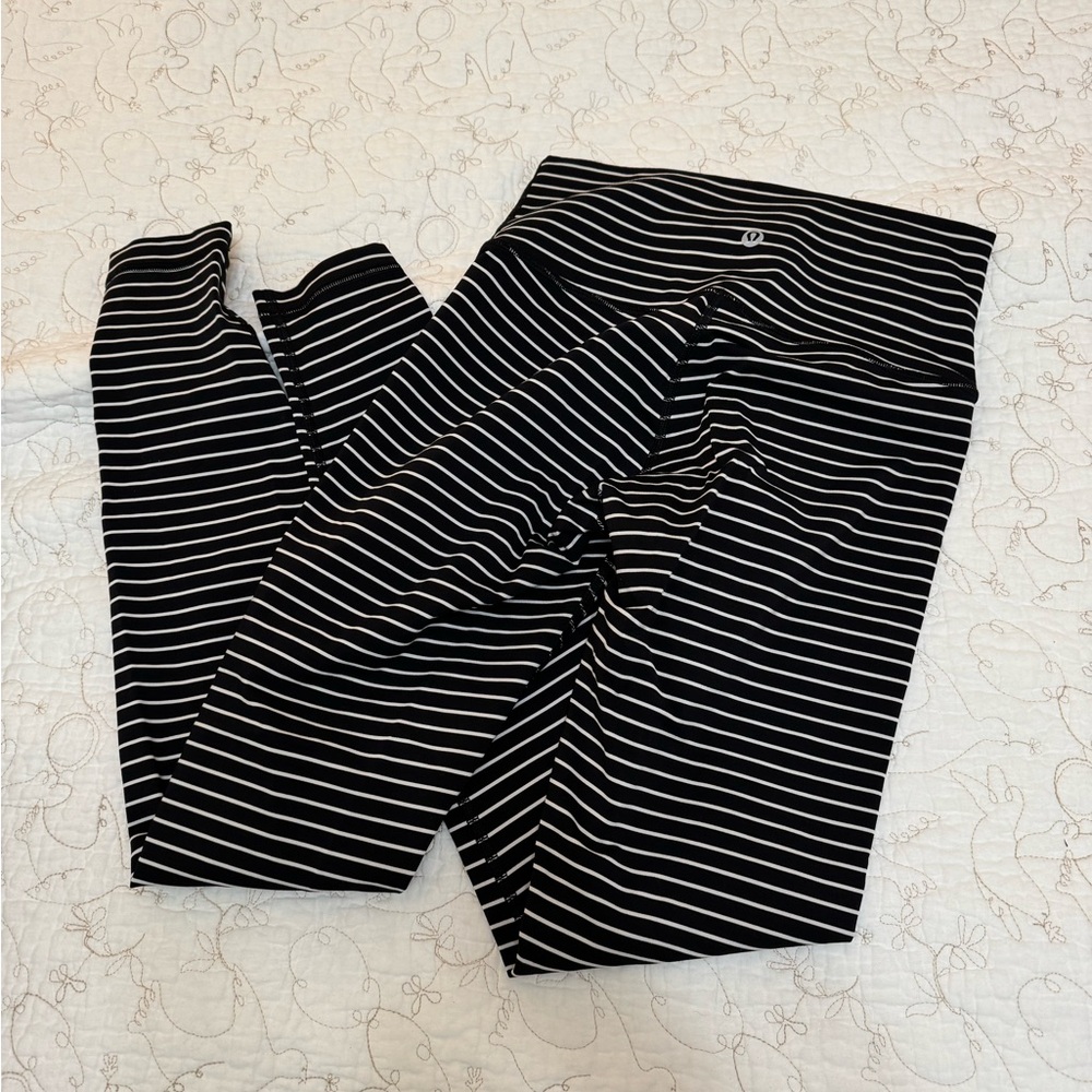 lululemon athletica HR 28”
